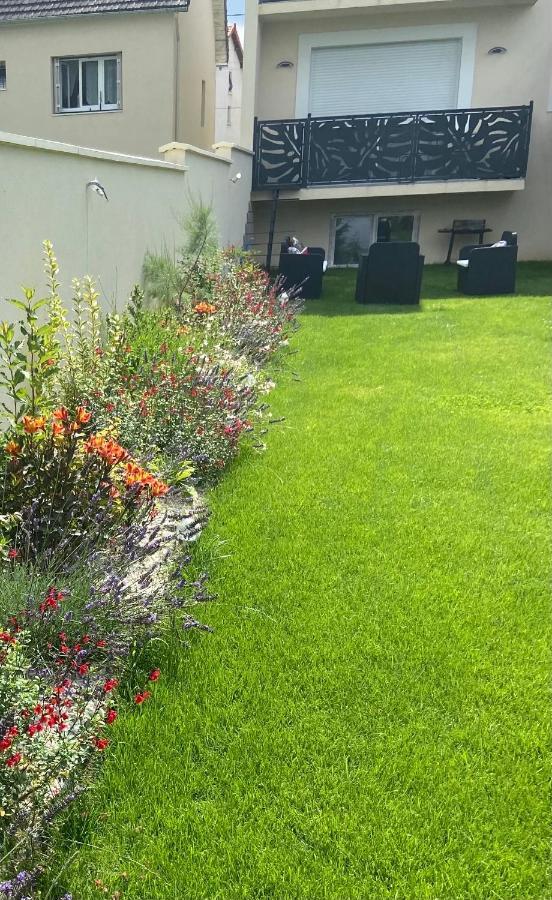 Appartement Grand T1 Moderne Jardin près de CDG à Le Thillay Extérieur photo